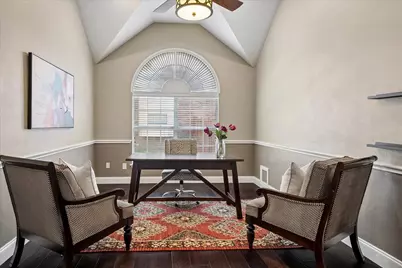 412 Manders Court, Irving, TX 75063 - Photo 7