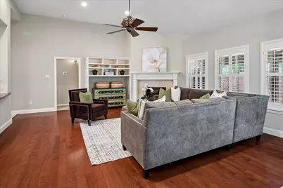 412 Manders Court, Irving, TX 75063 - Photo 11