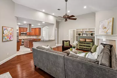 412 Manders Court, Irving, TX 75063 - Photo 13