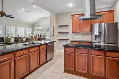 412 Manders Court, Irving, TX 75063 - Photo 17