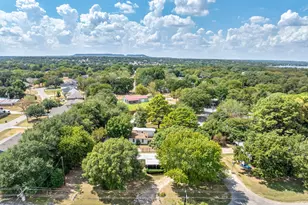 1709 E Apache Trail, Granbury, TX 76048 - Photo 33