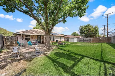 425 Glenwood Terrace, Hurst, TX 76053 - Photo 17