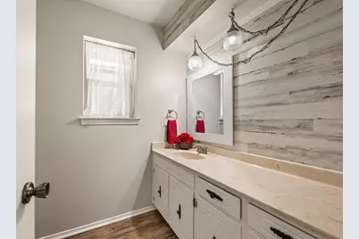 425 Glenwood Terrace, Hurst, TX 76053 - Photo 11