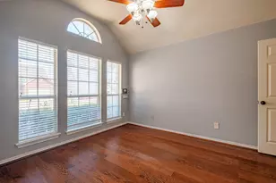 10717 Elmhurst Ln, Fort Worth, TX 76244 - Photo 7