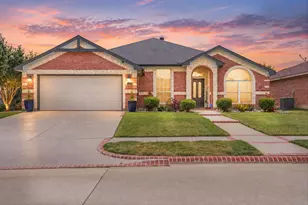 7112 Snowy Owl St, Arlington, TX 76002 - Photo 1