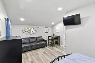 2421 Hillburn Dr, Dallas, TX 75227 - Photo 33