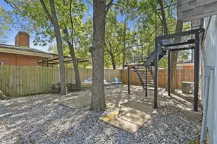 2421 Hillburn Dr, Dallas, TX 75227 - Photo 23