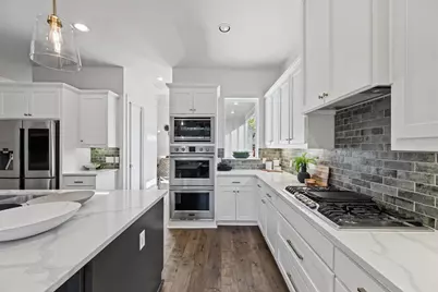 8655 Forest Hills Boulevard, Dallas, TX 75218 - Photo 15