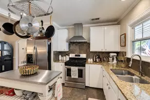 4637 Calmont Ave, Fort Worth, TX 76107 - Photo 7