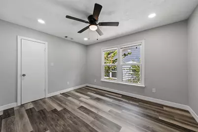 4529 Sanger Avenue, Waco, TX 76710 - Photo 11