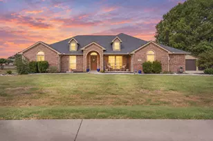 343 Cambridge Ct, Waxahachie, TX 75167 - Photo 1
