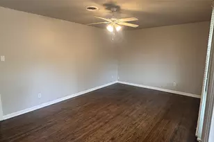 214 E Carolyn Dr, Garland, TX 75041 - Photo 7