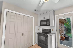 734 Red Oak Dr, Lewisville, TX 75067 - Photo 9