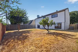 2630 Winslow Dr, Grand Prairie, TX 75052 - Photo 33