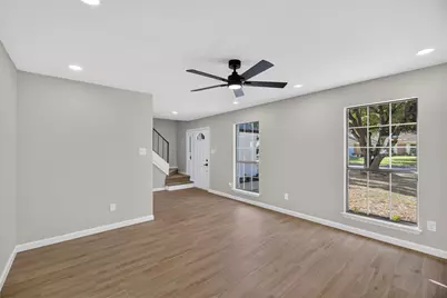 2630 Winslow Drive, Grand Prairie, TX 75052 - Photo 5