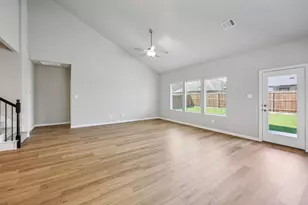 10812 Colonial Heights Ln, Fort Worth, TX 76179 - Photo 13
