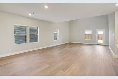 10816 Colonial Heights Lane, Fort Worth, TX 76179 - Photo 9