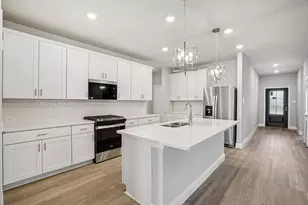 10816 Colonial Heights Ln, Fort Worth, TX 76179 - Photo 3