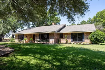 1800 Woodcrest Avenue, Corsicana, TX 75110 - Photo 1