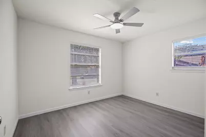 1009 Springdale Road, Bedford, TX 76021 - Photo 15