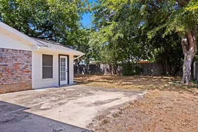 1009 Springdale Road, Bedford, TX 76021 - Photo 23
