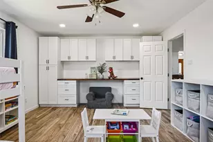 1710 Vineyard Rd, Grand Prairie, TX 75052 - Photo 23