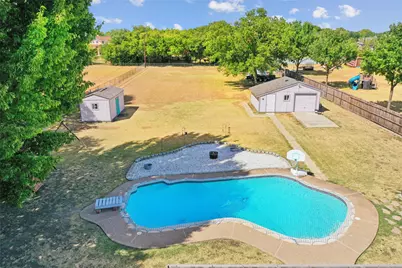 1710 Vineyard Road, Grand Prairie, TX 75052 - Photo 33