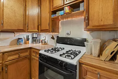 706 W Lone Star Avenue, Cleburne, TX 76033 - Photo 11
