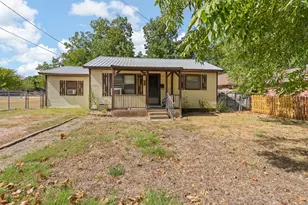 706 W Lone Star Ave, Cleburne, TX 76033 - Photo 1
