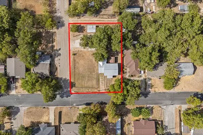 706 W Lone Star Avenue, Cleburne, TX 76033 - Photo 5