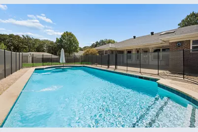 900 Rosewood Court, Euless, TX 76039 - Photo 19