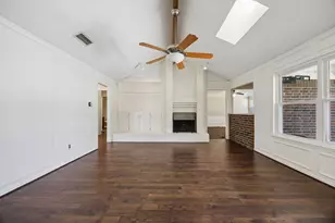 900 Rosewood Ct, Euless, TX 76039 - Photo 7