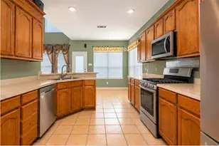 6369 Redeagle Creek Dr, Fort Worth, TX 76179 - Photo 5