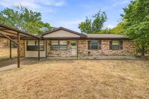 525 Vine St, Weatherford, TX 76086 - Photo 1