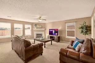 4721 Sleepy Ridge Cir, Fort Worth, TX 76133 - Photo 3