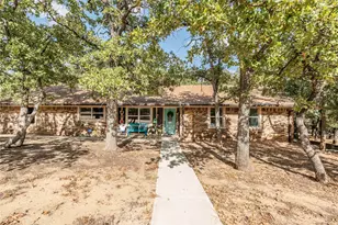 130 Acoma Dr, Nocona, TX 76255 - Photo 5