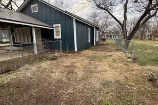 413 E 3rd St, Blooming Grove, TX 76626 - Photo 19