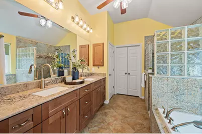 2233 Wembley Wood Lane, Bedford, TX 76022 - Photo 3
