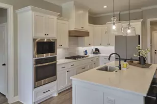 10124 Charmwood Dr, Waco, TX 76712 - Photo 7