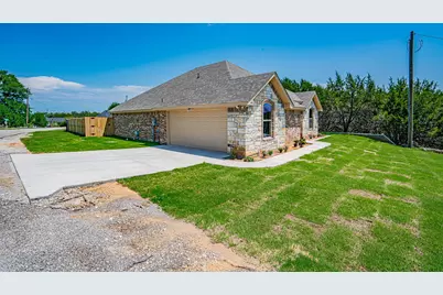 2600 Creek Drive, Granbury, TX 76048 - Photo 3