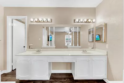 108 Kingsbridge Drive, Garland, TX 75040 - Photo 17