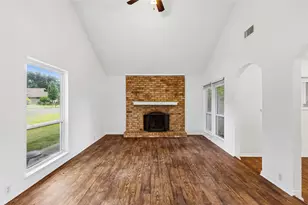 1016 Hazelwood Dr, Mansfield, TX 76063 - Photo 7