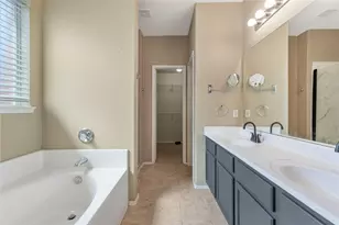 1006 Partridge Dr, Aubrey, TX 76227 - Photo 9