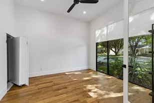 8546 Glencrest Ln, Dallas, TX 75209 - Photo 5