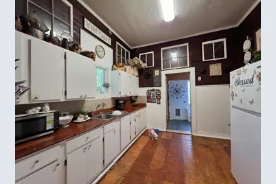 736 N Robinson Street, Cleburne, TX 76031 - Photo 3