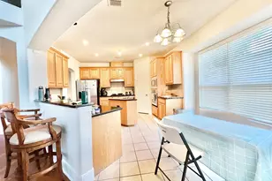 10404 Offshore Dr, Irving, TX 75063 - Photo 9