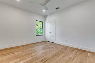 10641 Larchfield Lane, Dallas, TX 75238 - Photo 27
