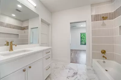 10641 Larchfield Lane, Dallas, TX 75238 - Photo 33