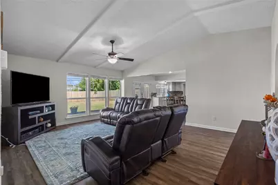 2621 Elk Grove Road, Carrollton, TX 75007 - Photo 9