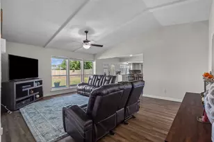 2621 Elk Grove Rd, Carrollton, TX 75007 - Photo 9
